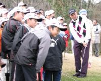 谷口徹が地元で熱血指導！「冬季ジュニアゴルフスクール」