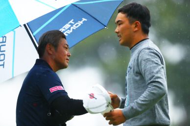 40 something Hideto Tanihara takes away the lead from promising 20 years old amateur