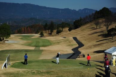 12月8日(月)第4ラウンドは、霜の影響により1時間30分遅れでスタート開始