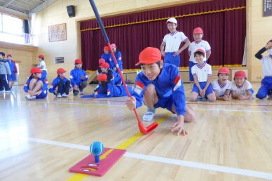 仙台市立六郷小学校でスナッグゴルフ実技講習会を実施(11月19日)