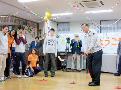 中嶋常幸が愛知県東郷町の福祉施設を訪問（4月15日）