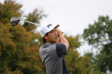 石田鈴千代が攻めのゴルフで首位タイ浮上！