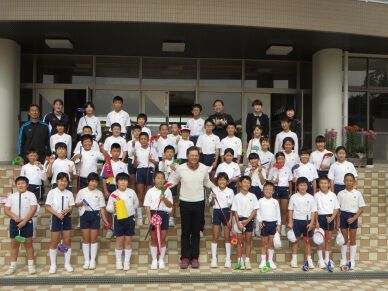 兵庫県佐用郡佐用町立利神（りかん）小学校でスナッグゴルフ実技講習会を実施（11月7日）