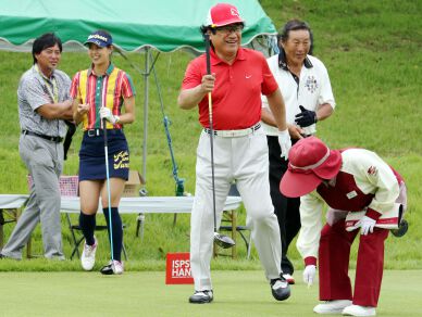 プロアマ戦に登場したジャンボが「マッチプレーは性格の悪いやつが勝つ