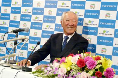 青木功に旭日小綬章。男子ゴルフでは3人目 - 日本ゴルフツアー機構