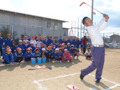 カシオワールドオープンからの寄贈による徳島県でのスナッグゴルフ実技講習会を実施(11月19日)