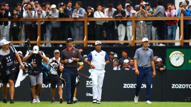Hideki Matsuyama finishes 1 shot behind the leader Tiger Woods on Round 1