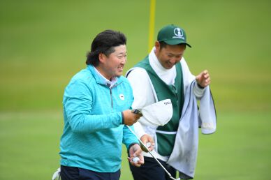 Tomoharu Otsuki comes through the struggling day to end on the Top of the Day 1 leader board