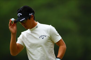 Ryo Ishikawa gives away 3 strokes on the last 2 holes to finish at 72T for the Round 1