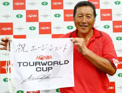 ジャンボ尾崎が日本ツアー史上2度目のエージシュートを達成 - 日本
