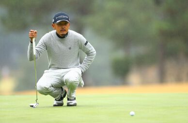 Hiroshi Iwata merges to solo leader after rainy freezing R3 at JT Cup Saturday