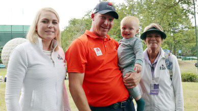 Defending Champion Shaun Norris is ready to tackle for a win with a support from his loving family