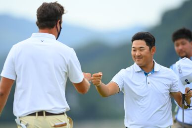Taihei Sato performs bogey free round with 7 birdies to be at solo 2nd at R1 of Mizuno Open