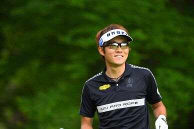 Yosuke Asaji praises his old buddy, Players' Committee Chairman for successful tournament