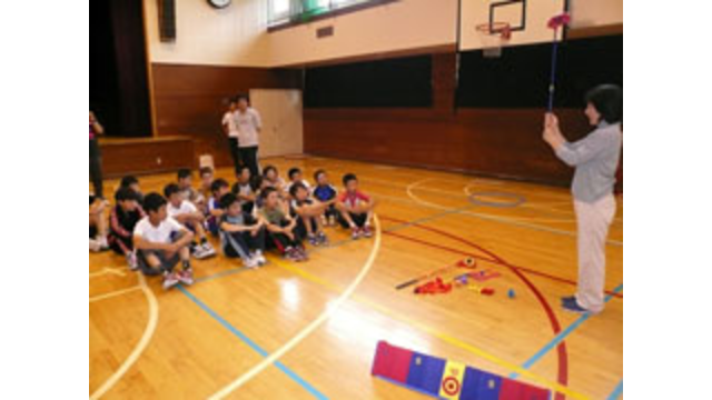 北広島市立緑陽小学校でスナッグゴルフ実技講習会を実施(7月6日)