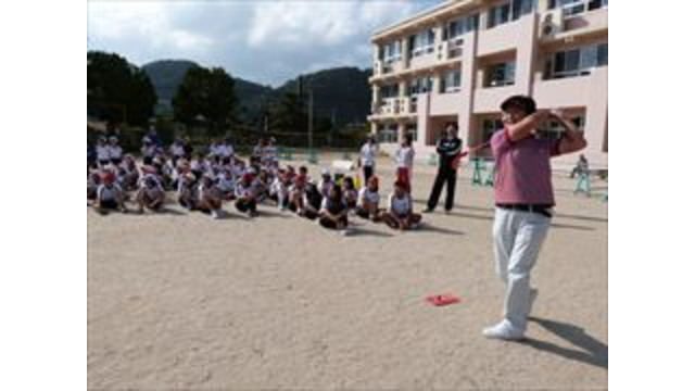 伯耆(ほうき)町立溝口小学校でスナッグゴルフ実技講習会を実施 (10月15日)