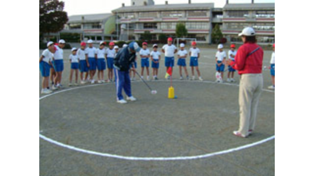 茨城県那珂市立菅谷東小学校にてスナッグゴルフ講習を実施（11月17日）