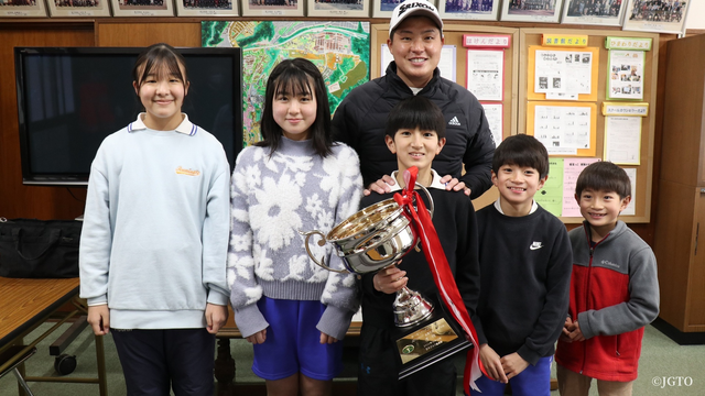 今季初シードの吉田泰基が母校でぶらり、ゴルフ伝道の旅
