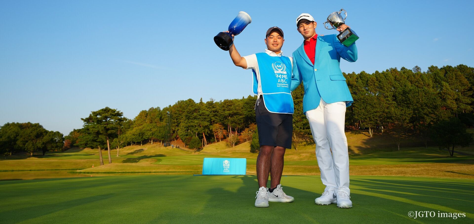 平田←→中島 きゅうきょトレードで優勝！ 池田キャディもおめでとう