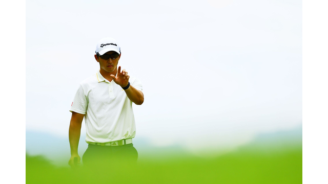 Iwasaki plots his way to early lead