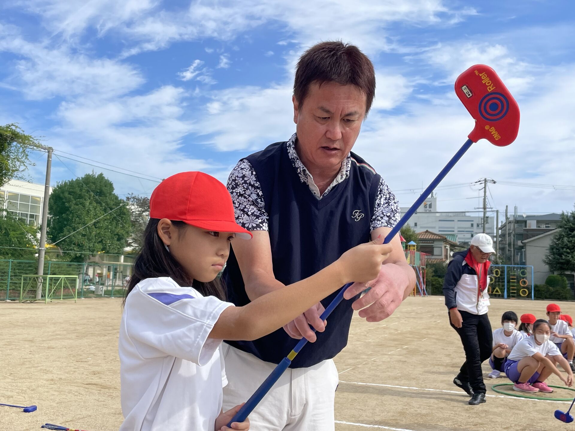 宝塚市立末成小学校でスナッグゴルフ実技講習会を実施（11月5日）