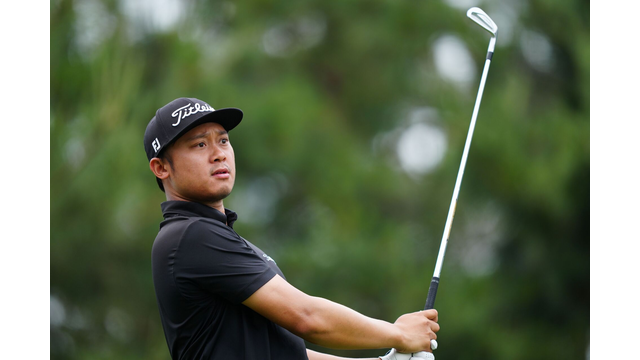 De Los Santos hits top gear to lead