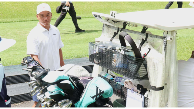 社長を従え歩きます。内藤寛太郎「急にホストになっちゃって」ロピア所属の43歳