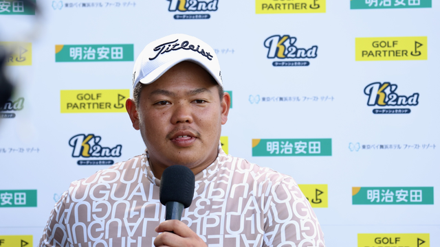 照屋佑唯智が２位以下に４打差をつけて単独首位浮上