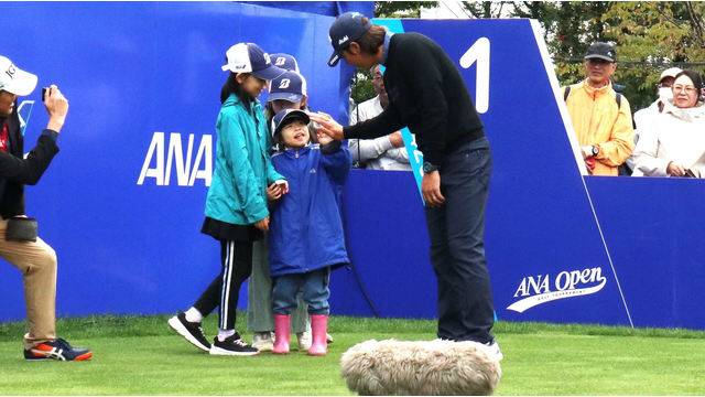 モジモジ、ウキウキのキッズエスコートを実施