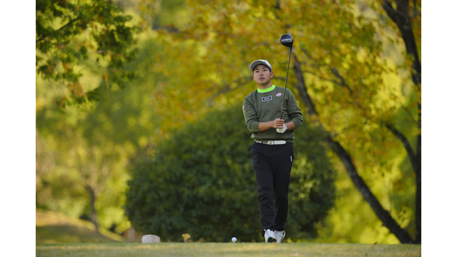 Suzuki times run to perfection, takes two-shot lead into the weekend