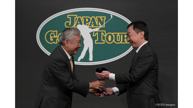 杉浦が新人賞を獲得⇒ユータパパが登壇「会場がどこであれ楽しく」米・最終予選会を控えた息子にエール