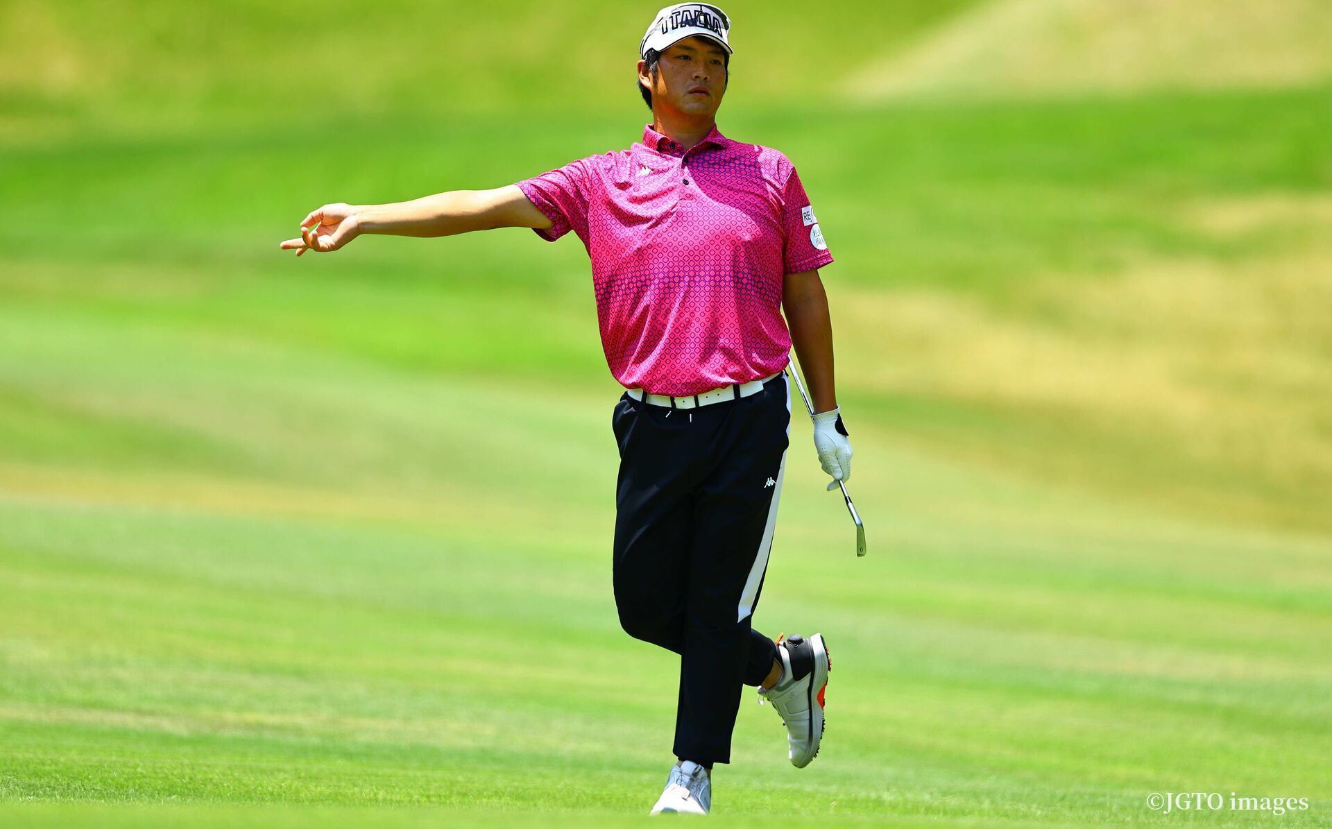 小西が単独トップ、1打差の2位に池田、「61」で84位から急浮上した砂川は3位に
