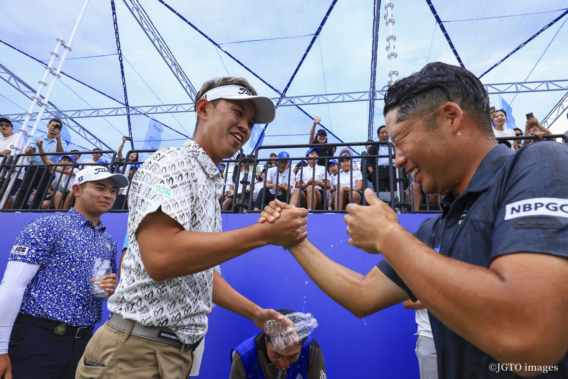 阿久津未来也が“ベストオブJGTO”を獲得、韓国でも選手会長の責務をまっとう