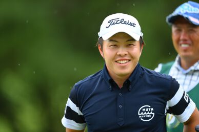 Guided by legendary caddy, Daiki Imano marked career best 64 and become Top tie at 1R