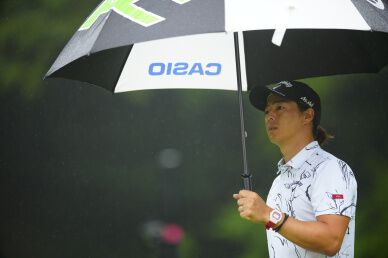 Ryo Ishikawa leads by 2 strokes into Sunday, getting closer to his would be last victory in his 20s