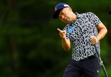 48 years old Shingo Katayama in 5-way tie at 2nd with 6 birdies and 1 bogey performance