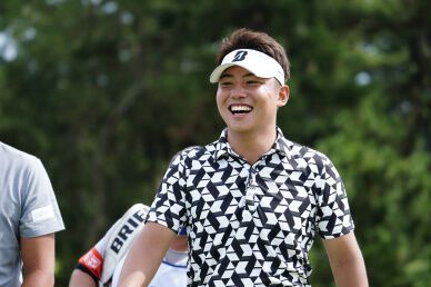 Rookie Taisei Shimizu stands as one of provisional co-leader showing his growth at hometown event